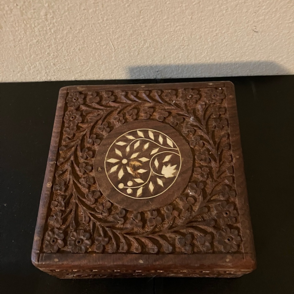 Vintage Wooden Trinket OR Jewelry Box with Carved Design and Whte Floral Inlay